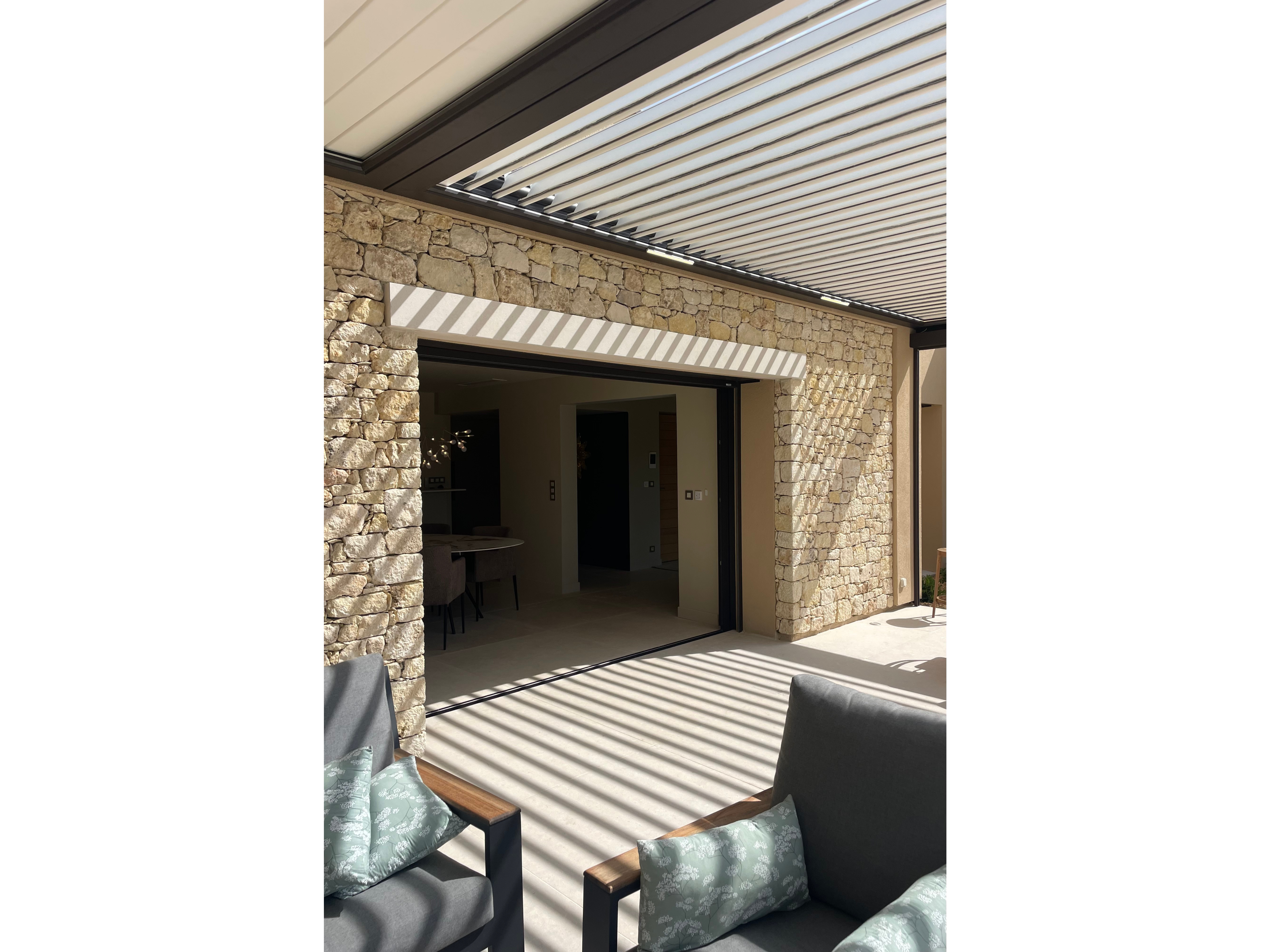 DÉTAIL EXTÉRIEUR
